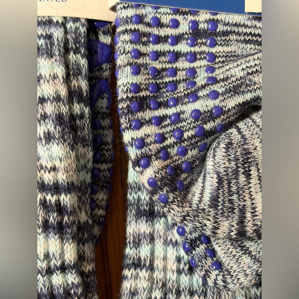Bombas Unisex Blue & White Space Dye Mid Calf Gripper Socks Large MSRP$69 NWT - Picture 5 of 7